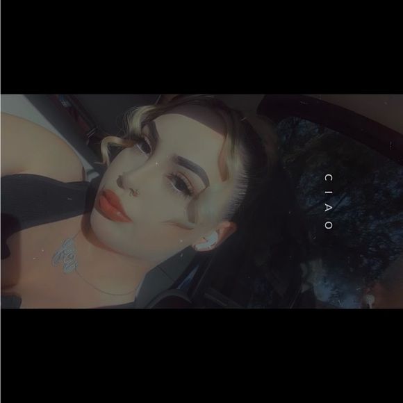 Meet your Posher, Sara - Picture 1 of 1